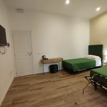 Nocleg ze śniadaniem Residenza Maggiore 10 - - *